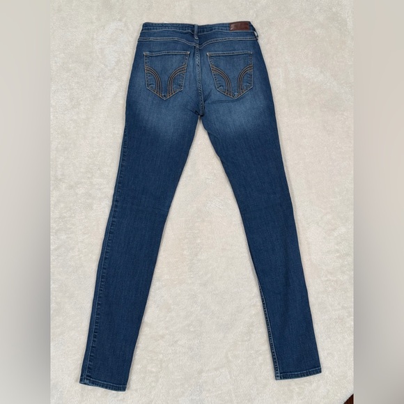 ✨ Hollister Mid-Rise Super Skinny Jeans ✨ - Picture 3 of 10